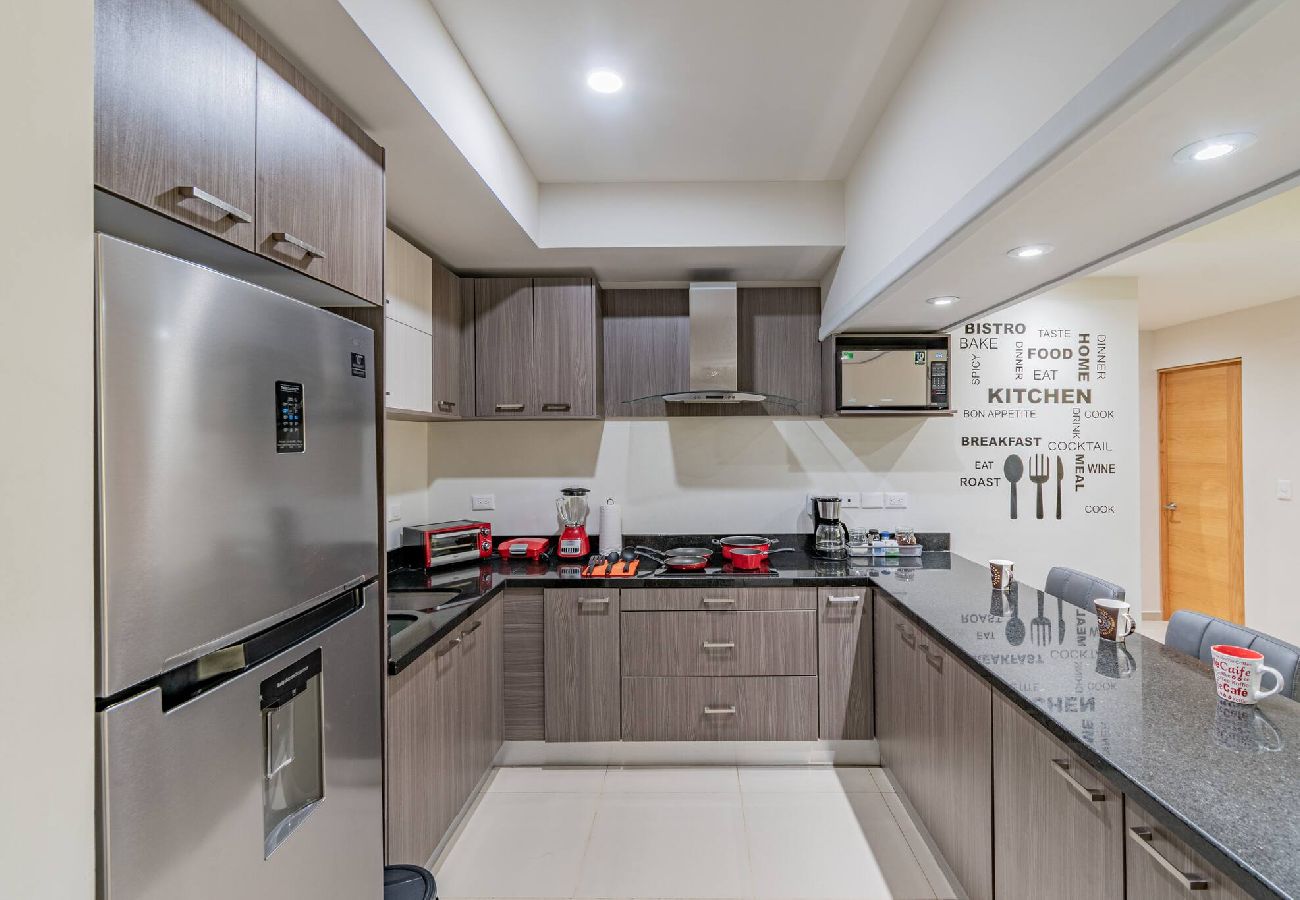 Residencial en Mazatlán - Lujoso Condominio Tiburon a 3 Cuadras de la Playa 