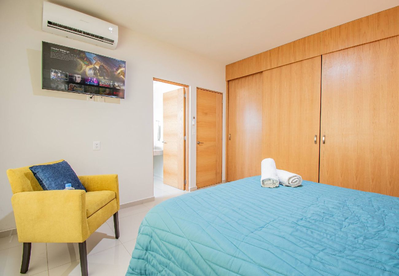 Residencial en Mazatlán - Lujoso Condominio Tiburon a 3 Cuadras de la Playa 