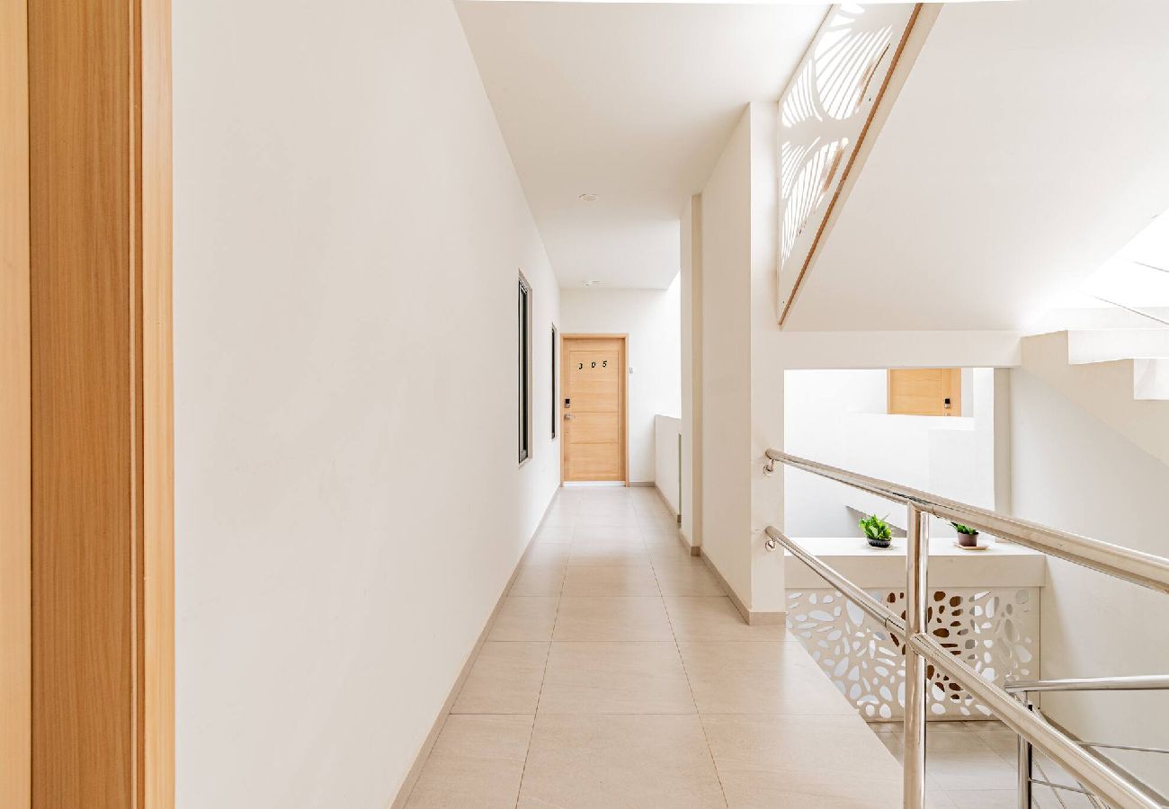 Residencial en Mazatlán - Lujoso Condominio Tiburon a 3 Cuadras de la Playa 