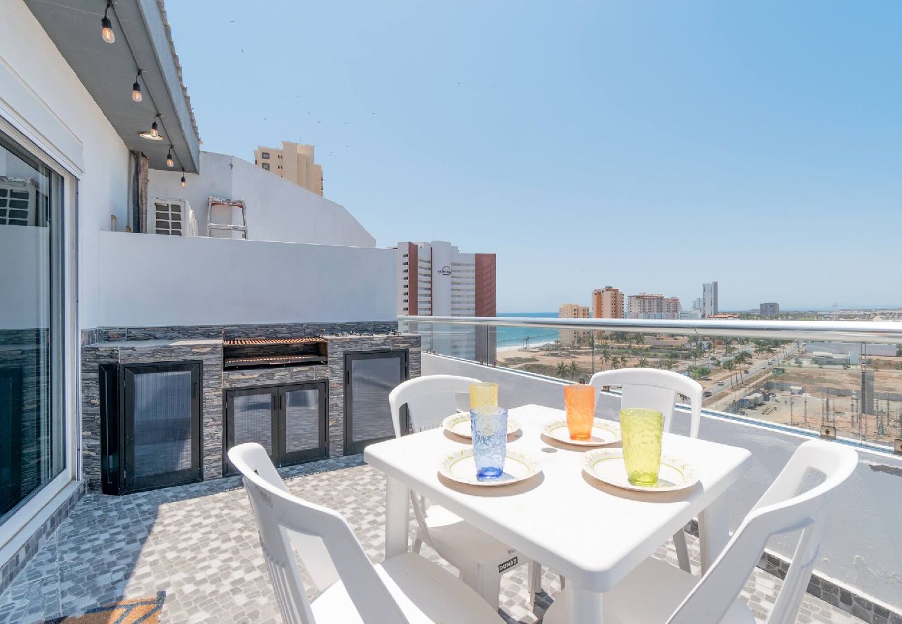 Residencial en Mazatlán - Preciosa Penthouse Con Vista Panoramica 