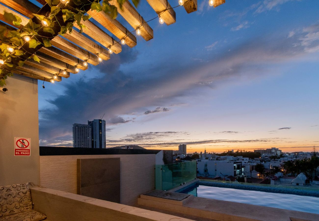 Departamento en Mazatlán - Penthouse Con Terraza en Zona Dorada 