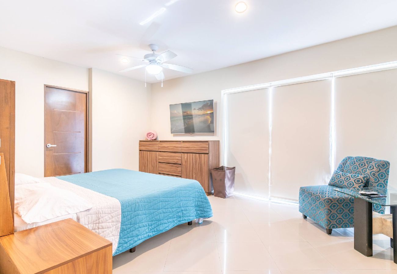 Departamento en Mazatlán - Grande Condo 1 Cuadra de Playa 