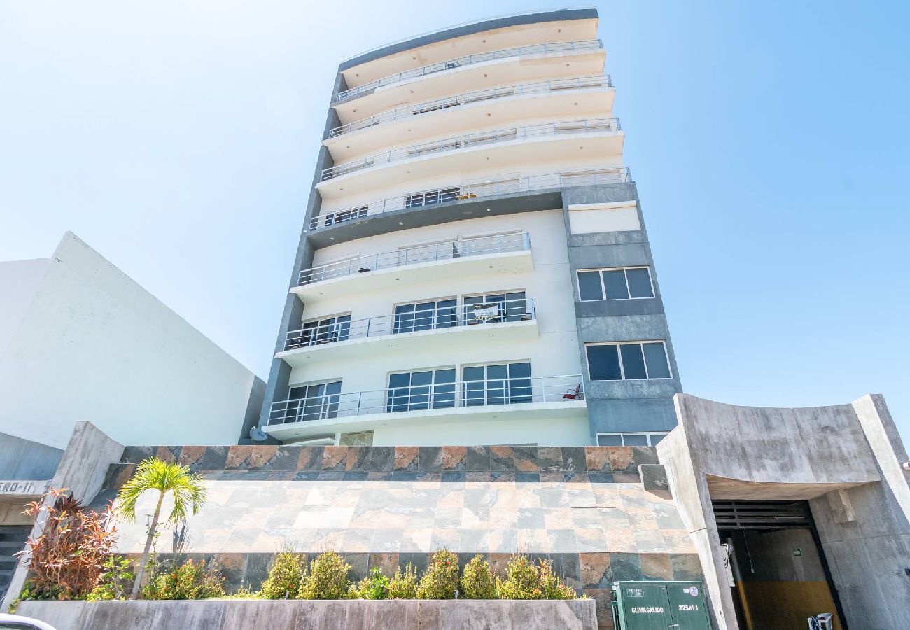 Departamento en Mazatlán - Grande Condo 1 Cuadra de Playa 