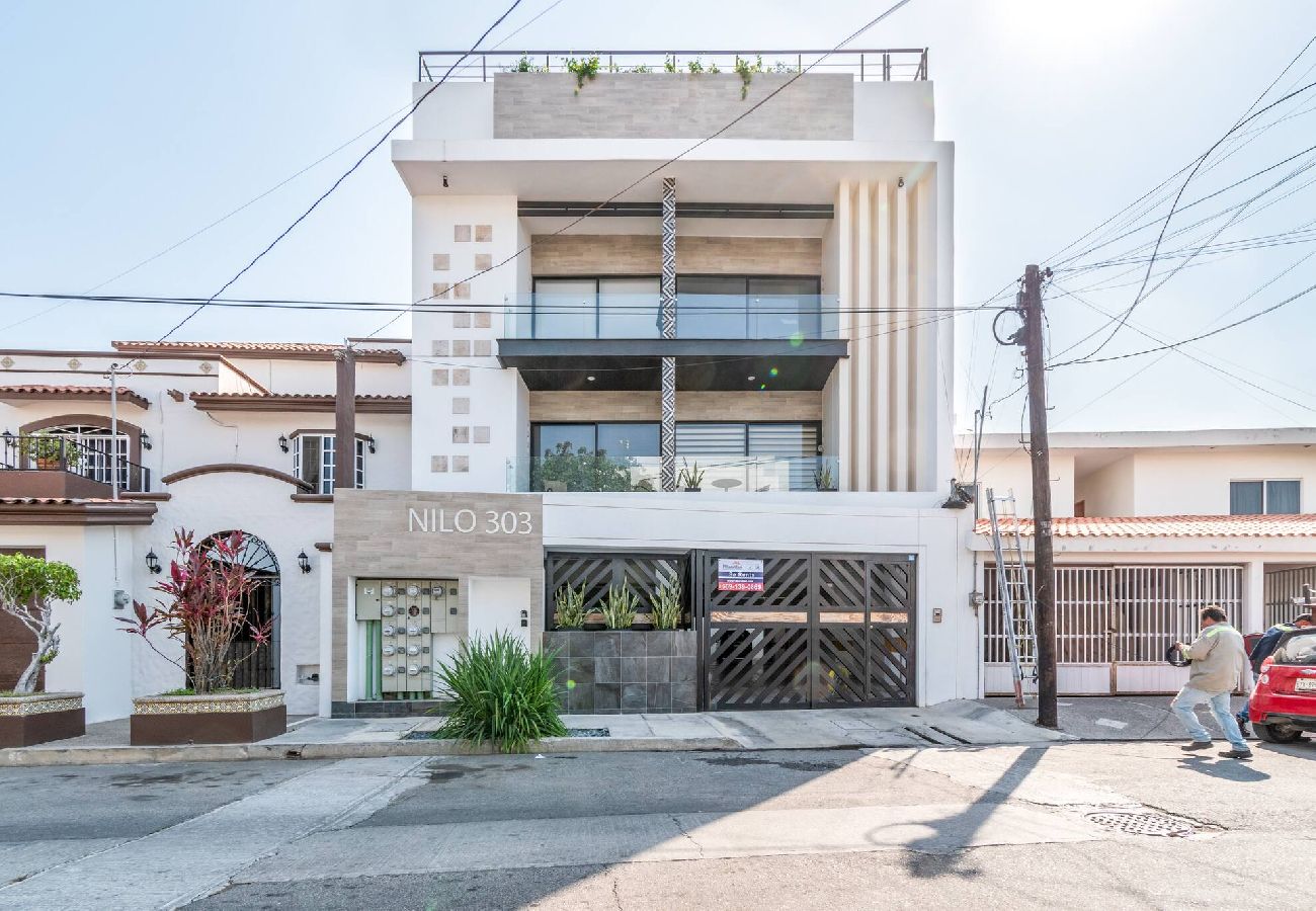 Residencial en Mazatlán - Condo en el Corazón del Turismo: Cerca de la Playa 