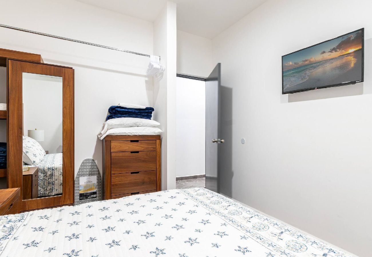 Residencial en Mazatlán - Condo en el Corazón del Turismo: Cerca de la Playa 