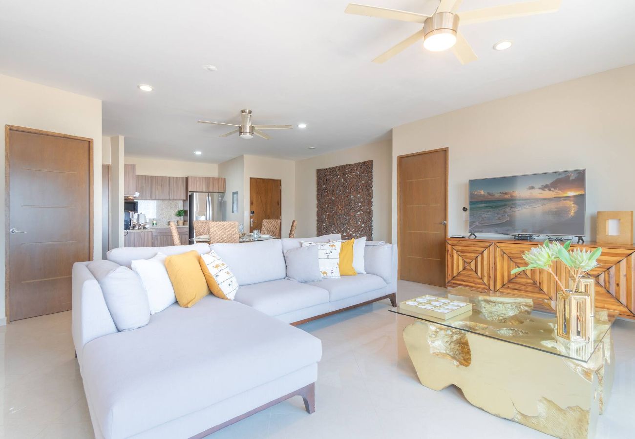 Residencial en Mazatlán - Elegante Condo a una Cuadra del Mar 