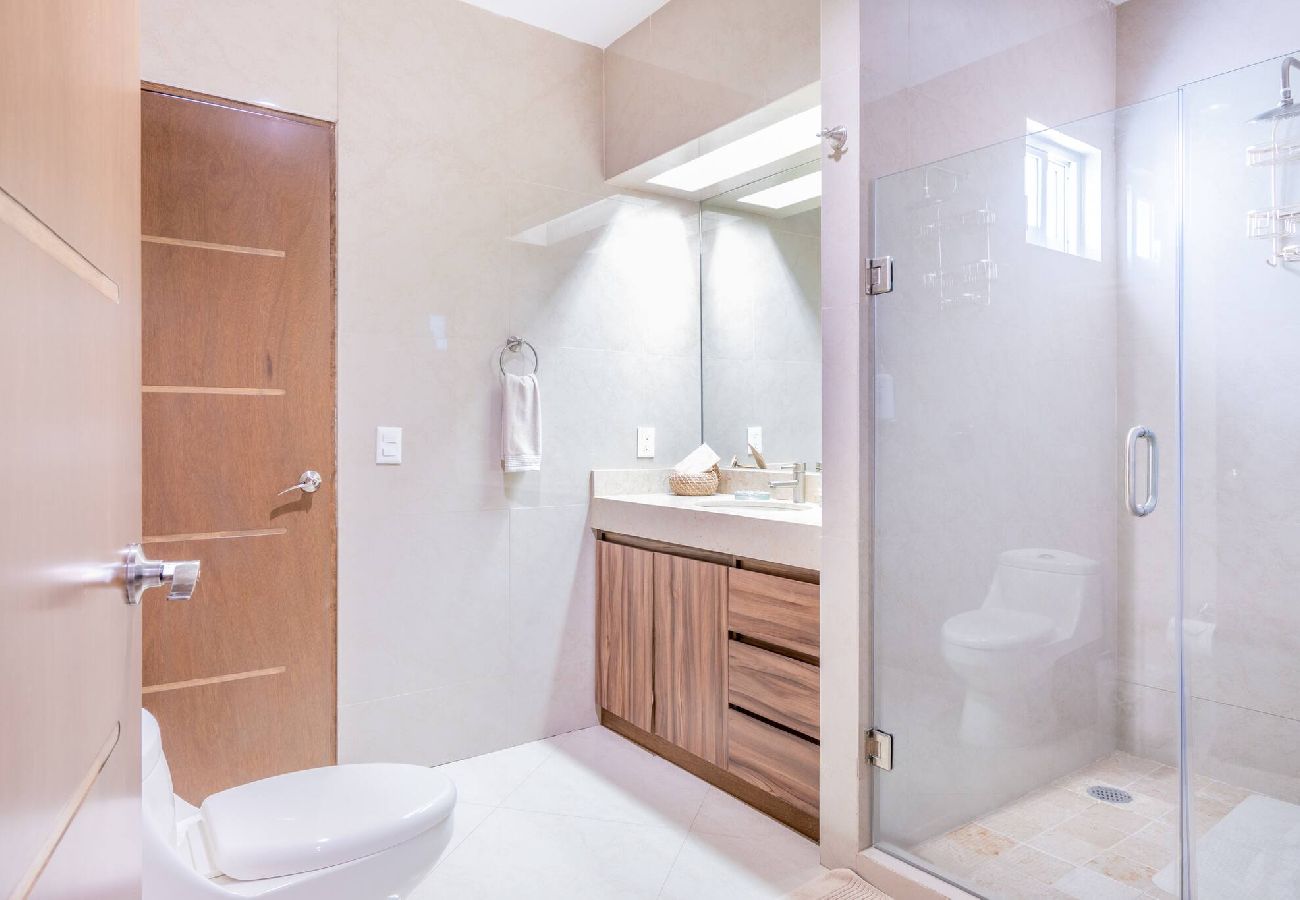 Residencial en Mazatlán - Elegante Condo a una Cuadra del Mar 