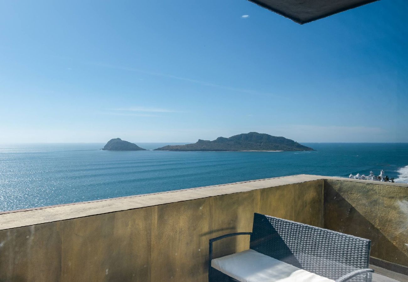 Departamento en Mazatlán - Lujo y Comodidad Frente al Mar en Torre Catania 