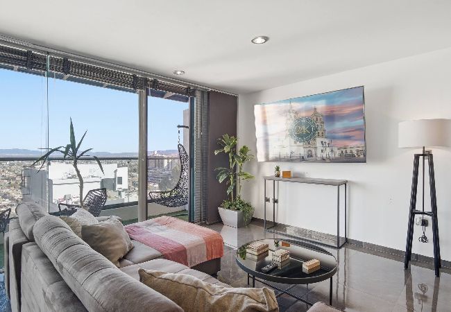 Departamento en Durango - Luxury Hilltop Loft | Balcony + Panoramic Views 