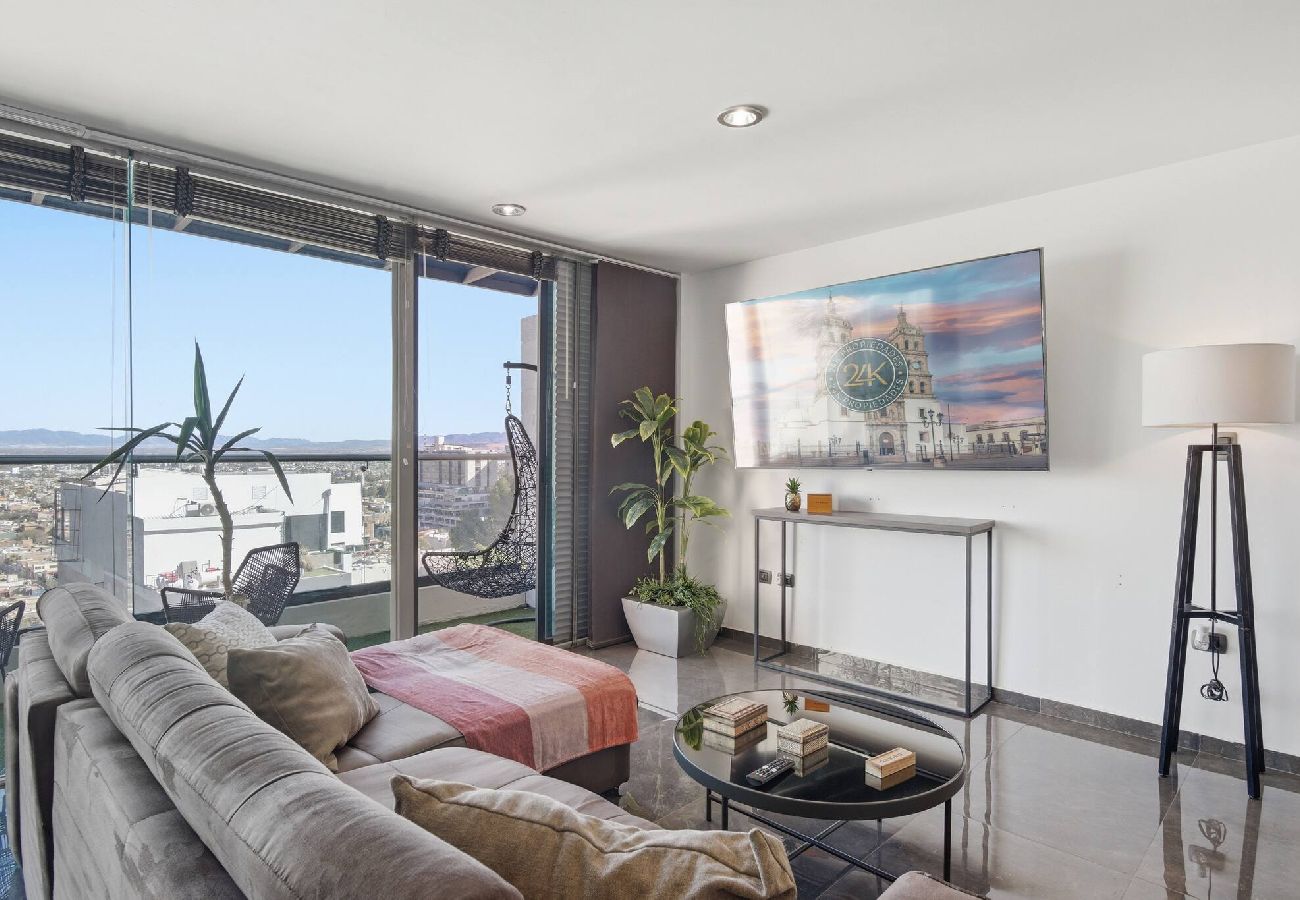 Departamento en Durango - Luxury Hilltop Loft | Balcony + Panoramic Views 
