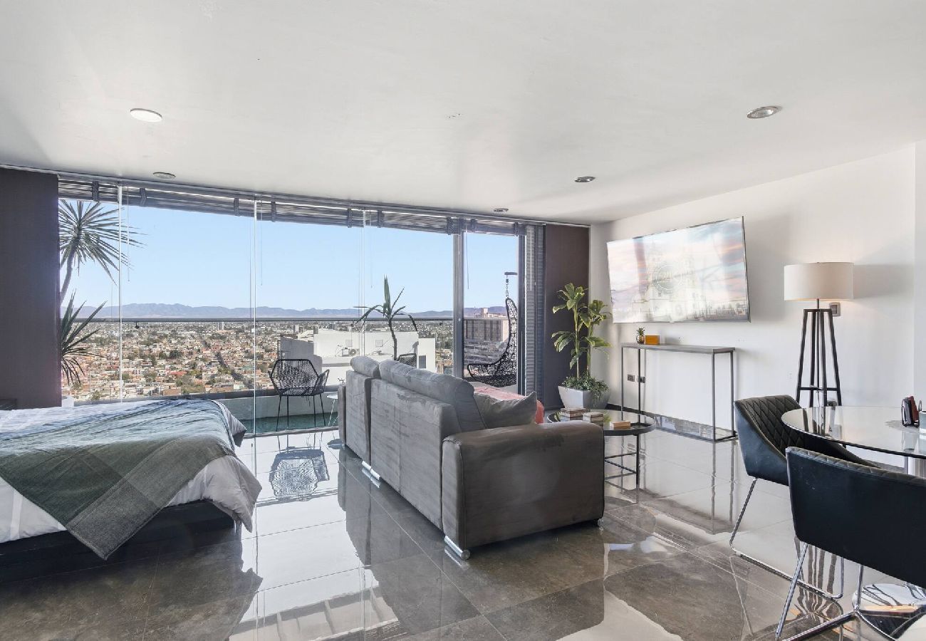 Departamento en Durango - Luxury Hilltop Loft | Balcony + Panoramic Views 