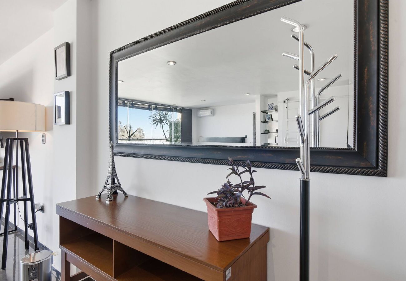 Departamento en Durango - Luxury Hilltop Loft | Balcony + Panoramic Views 