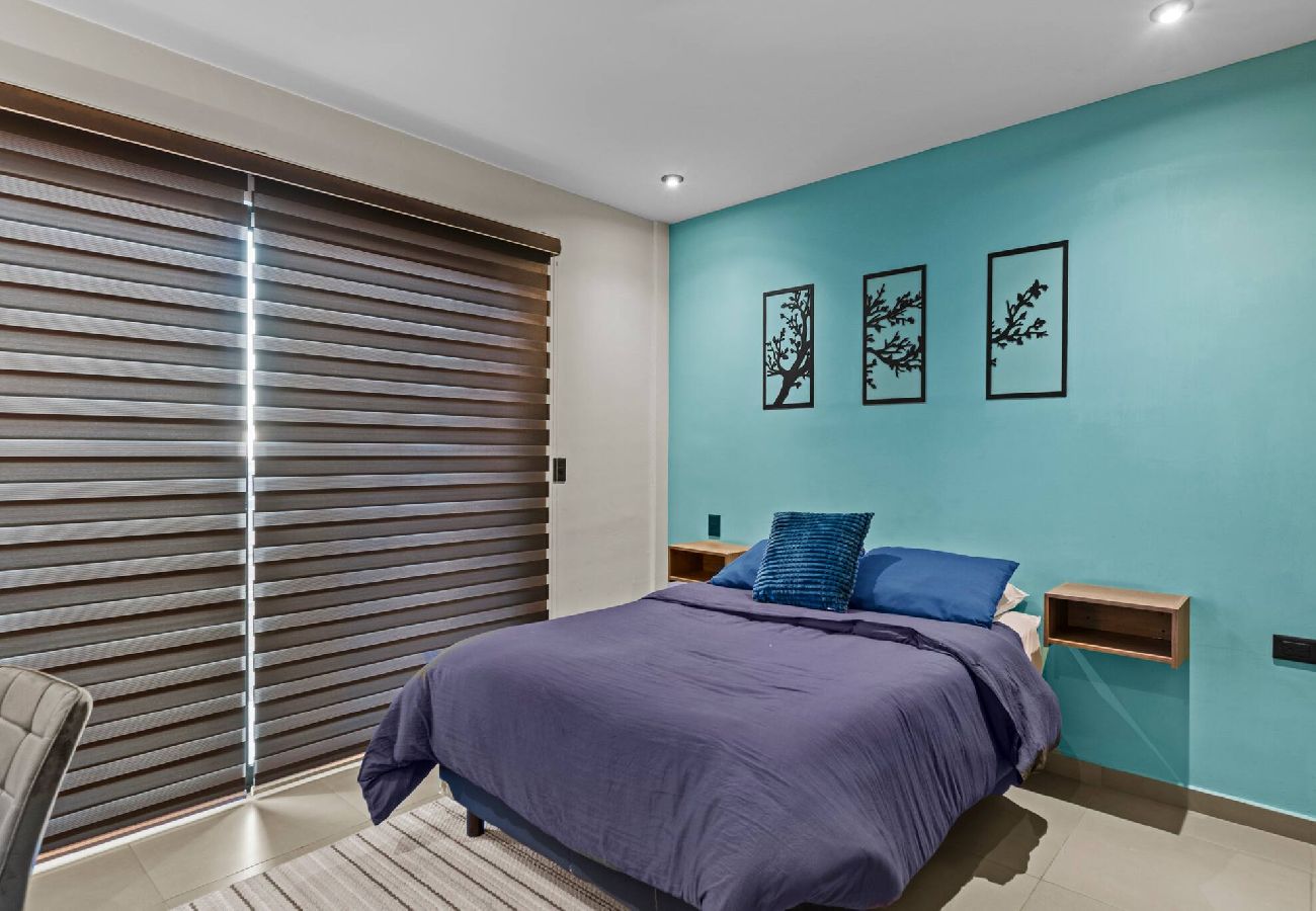 Departamento en Durango - Industrial Loft | King Bed & 2 Office Spaces 