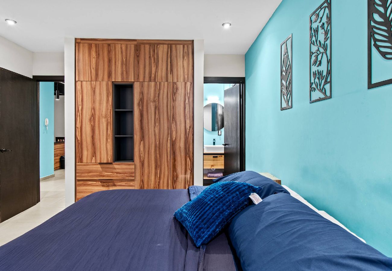 Departamento en Durango - Industrial Loft | King Bed & 2 Office Spaces 
