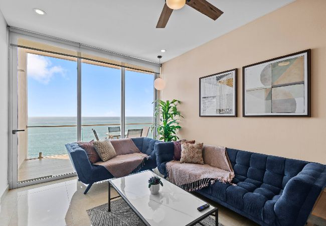 Departamento en Mazatlán - 15th Floor Camino al Mar | Beach Front | King Bed 