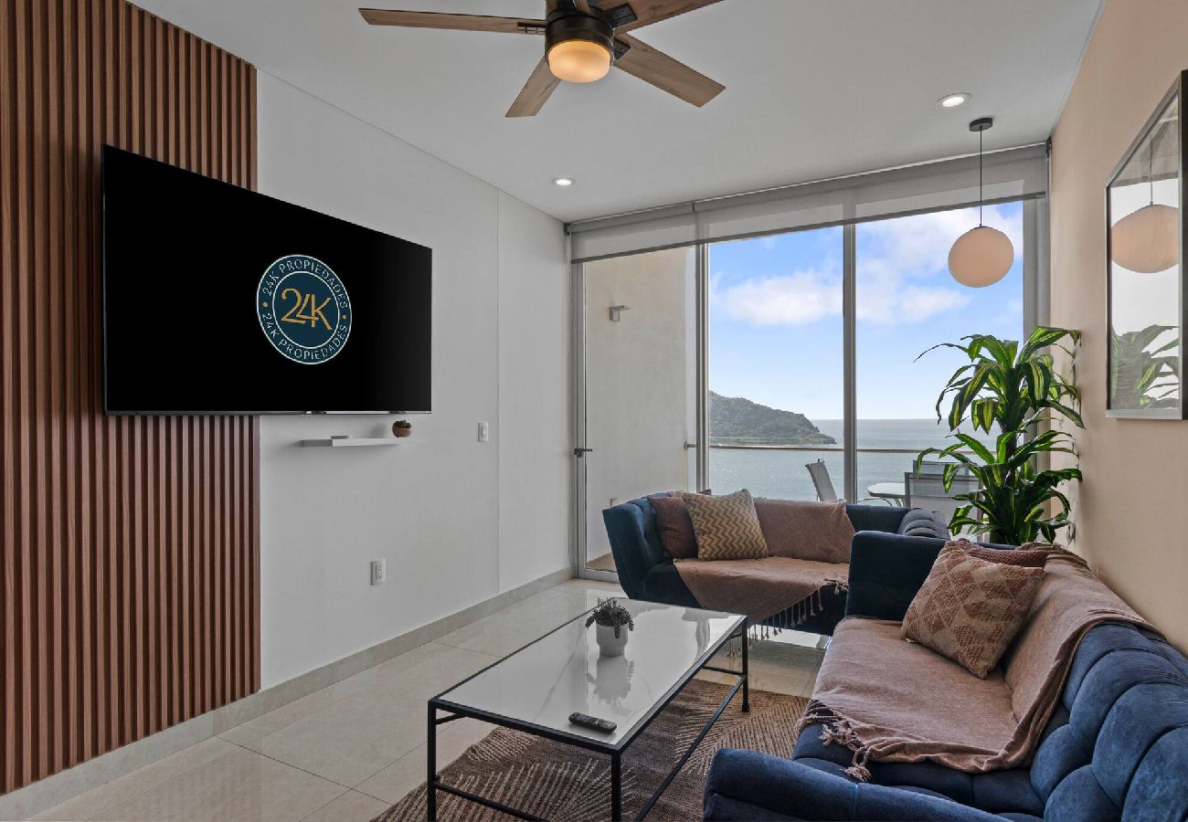 Departamento en Mazatlán - 15th Floor Camino al Mar | Beach Front | King Bed 