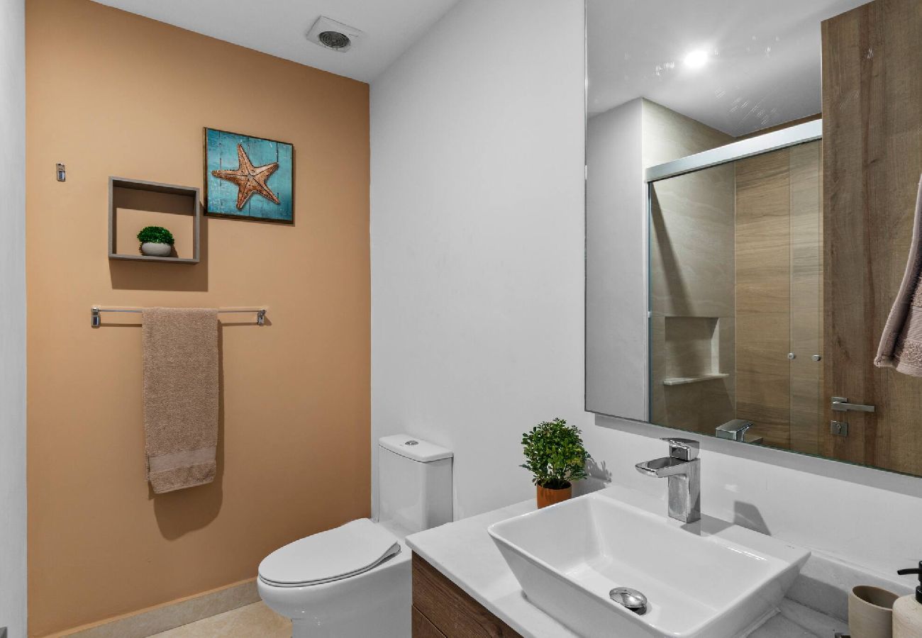 Departamento en Mazatlán - 15th Floor Camino al Mar | Beach Front | King Bed 