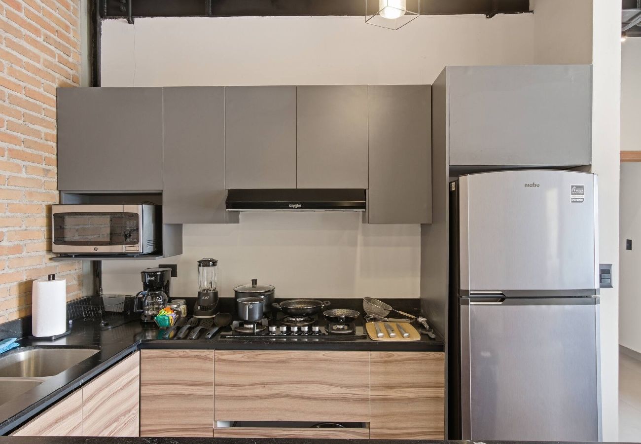 Departamento en Durango - Industrial Loft | 2 Queen Beds & Terrace 