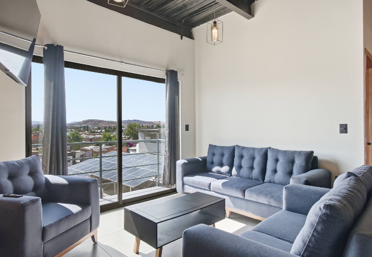 Departamento en Durango - Industrial Loft | 2 Queen Beds & Terrace 