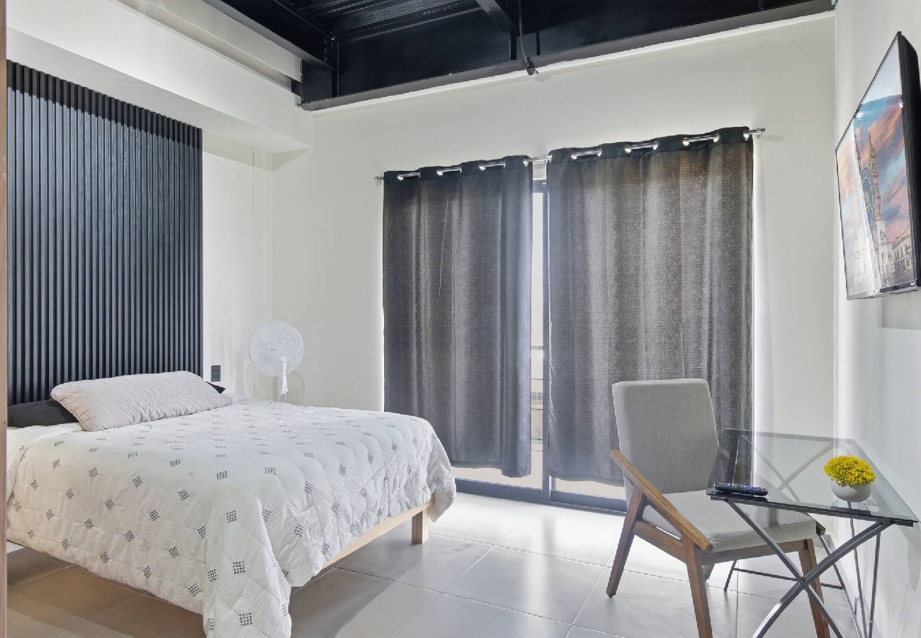 Departamento en Durango - Industrial Loft | 2 Queen Beds & Terrace 