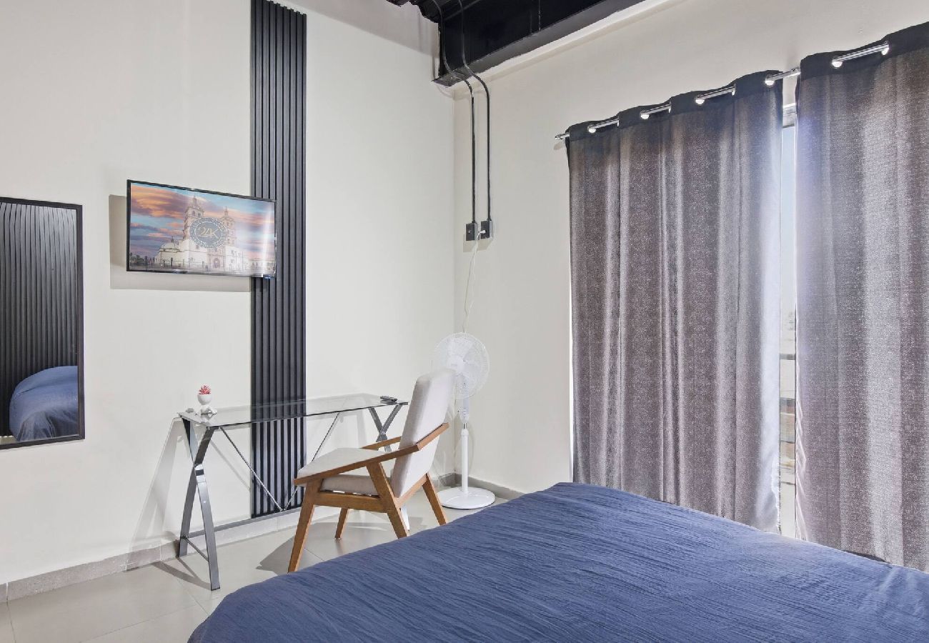Departamento en Durango - Industrial Loft | 2 Queen Beds & Terrace 