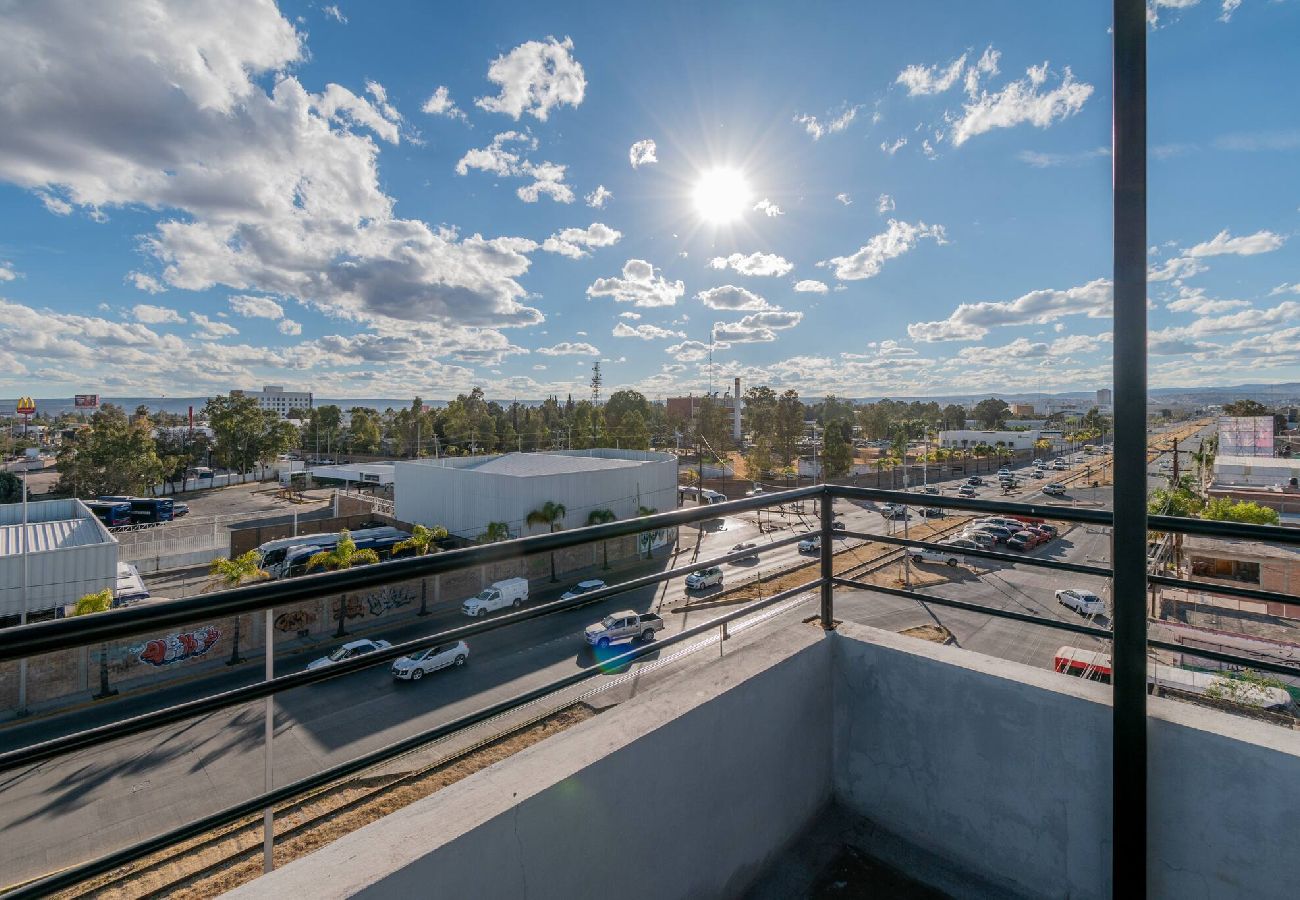 Departamento en Durango - Industrial Loft | 2 Queen Beds & Terrace 