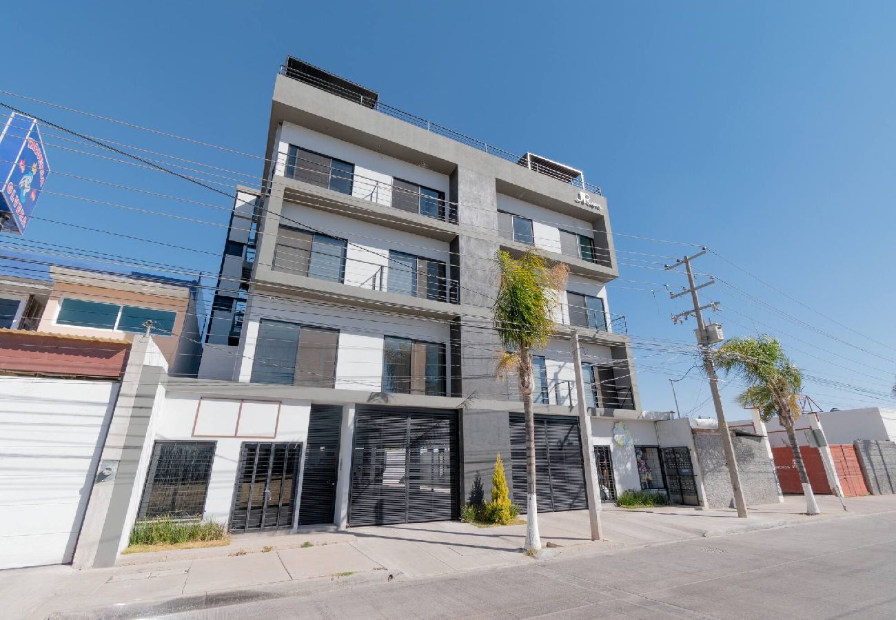 Departamento en Durango - Industrial Loft | 2 Queen Beds & Terrace 