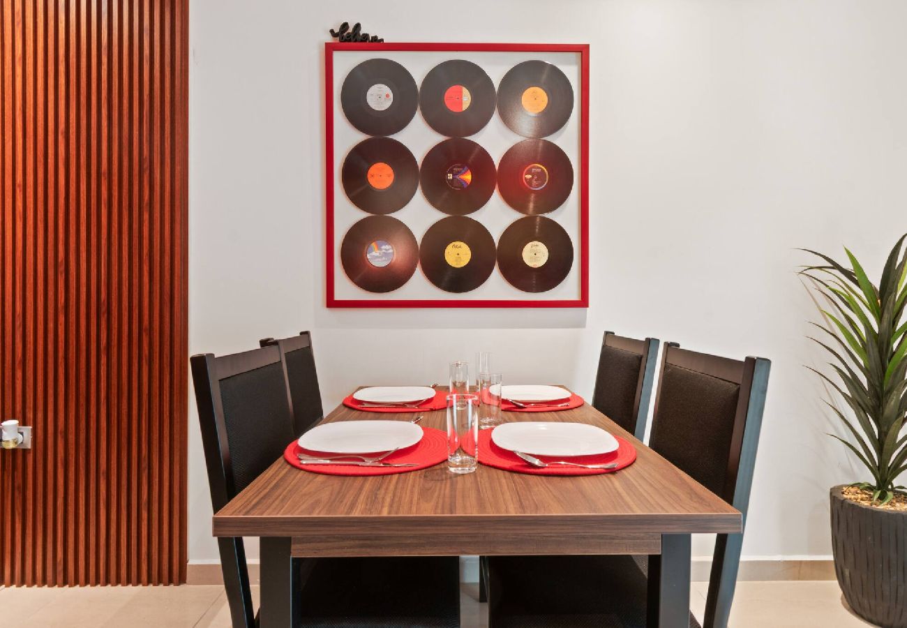 Departamento en Durango - Red Vibe Music Decor | King Bed + Parking + Office 