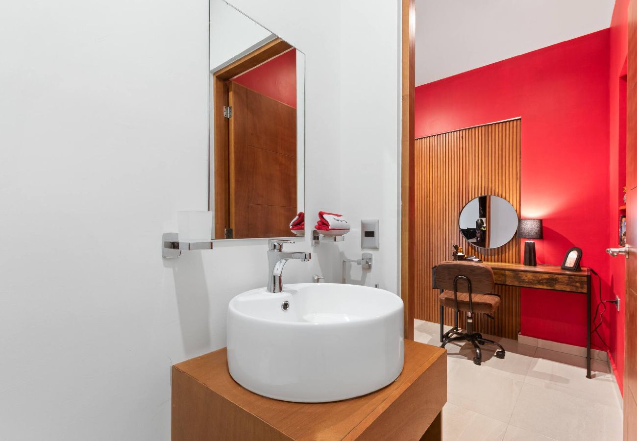 Departamento en Durango - Red Vibe Music Decor | King Bed + Parking + Office 