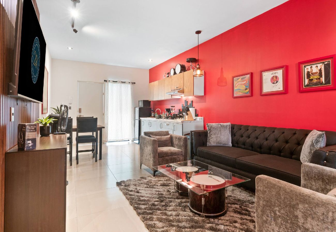 Departamento en Durango - Red Vibe Music Decor | King Bed + Parking + Office 
