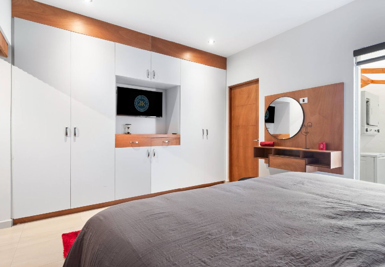 Departamento en Durango - Red Vibe Music Decor | King Bed + Parking + Office 