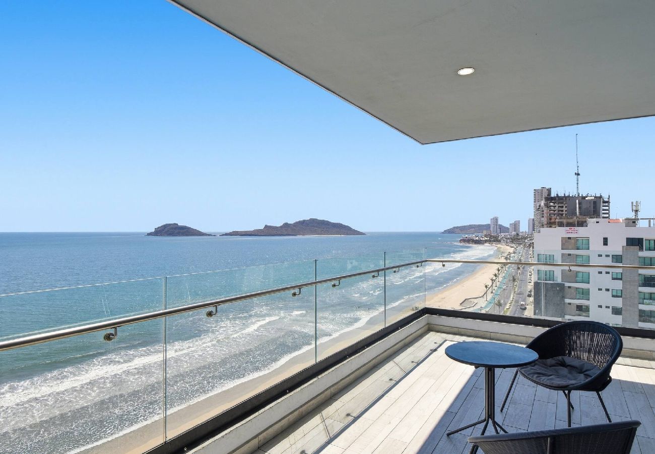 Departamento en Mazatlán - Altomare | Malecón | King Bed| 10th floor views 