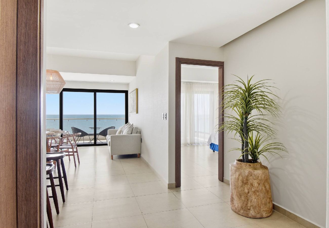 Departamento en Mazatlán - Altomare | Malecón | King Bed| 10th floor views 