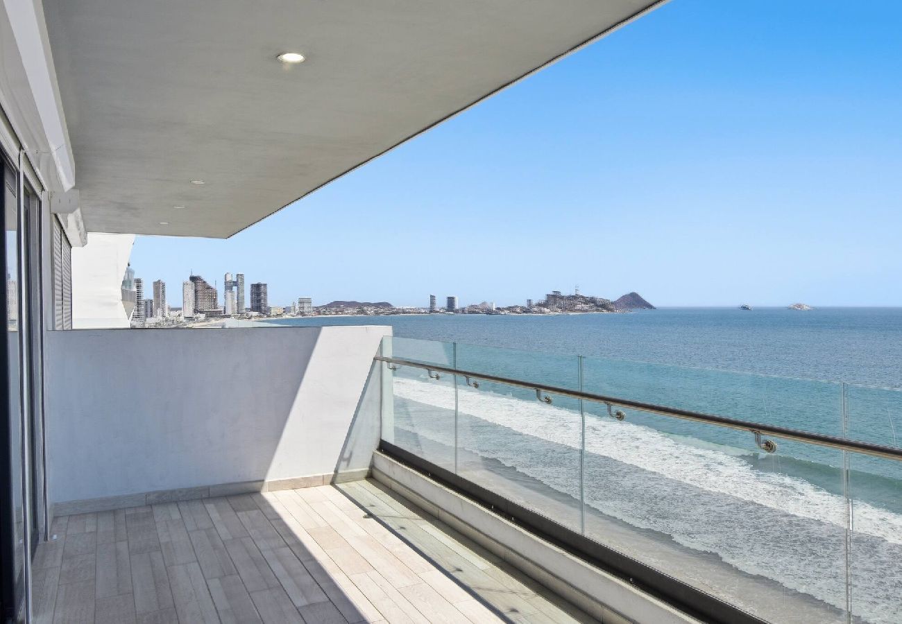 Departamento en Mazatlán - Altomare | Malecón | King Bed| 10th floor views 