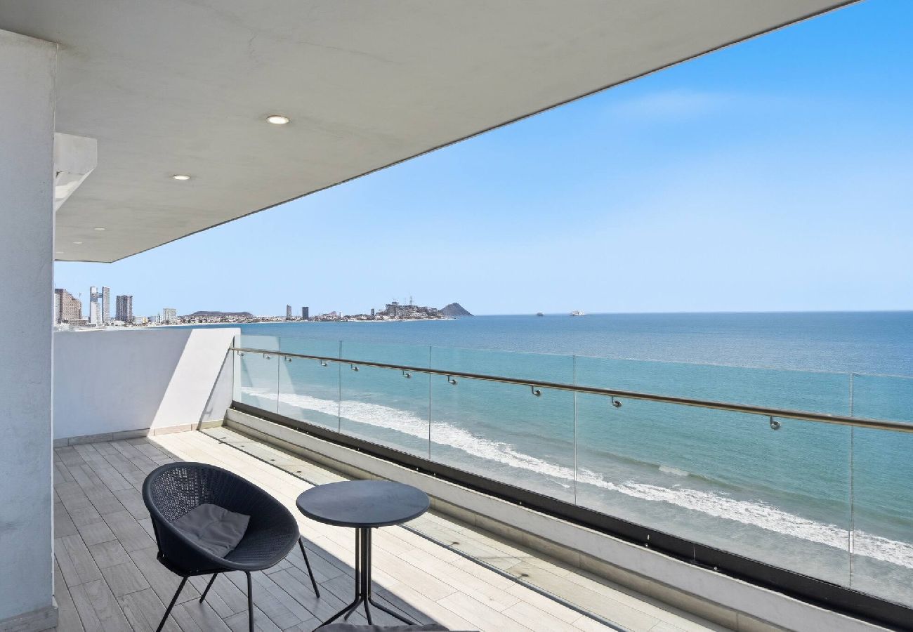 Departamento en Mazatlán - Altomare | Malecón | King Bed| 10th floor views 