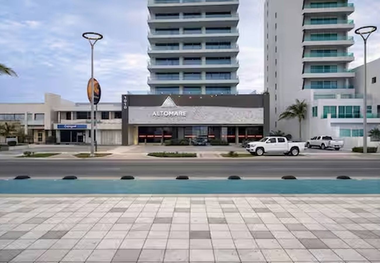 Departamento en Mazatlán - Altomare | Malecón | King Bed| 10th floor views 