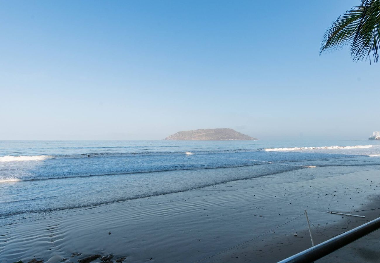 Departamento en Mazatlán - Hermosas vistas en Piso 10 en Camino al Mar 