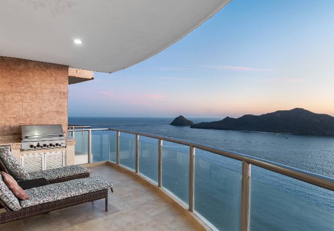 Departamento en Mazatlán - Hermosa Vista en Piso 23 a Pie de Playa 