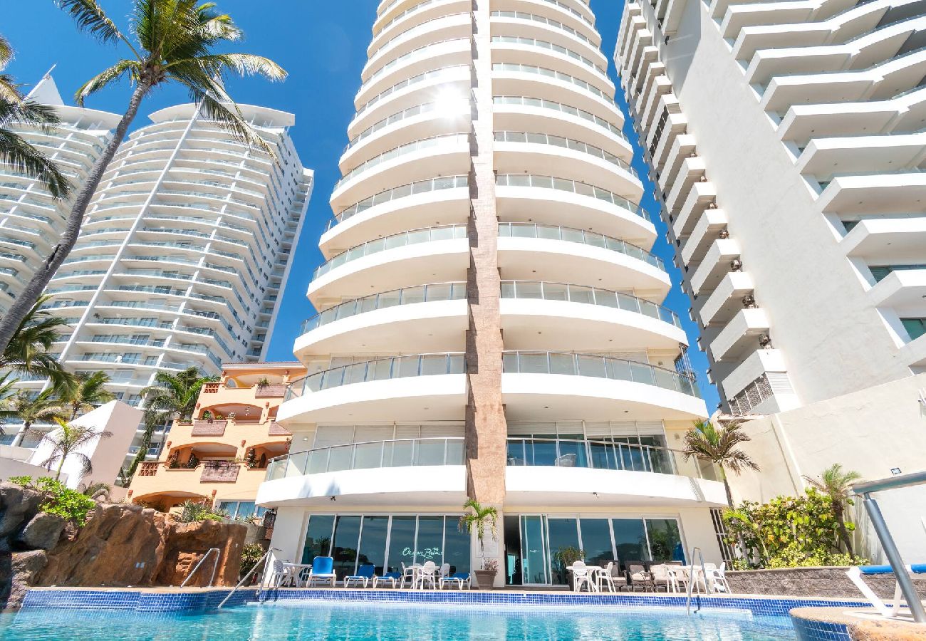 Departamento en Mazatlán - Hermosa Vista en Piso 23 a Pie de Playa 