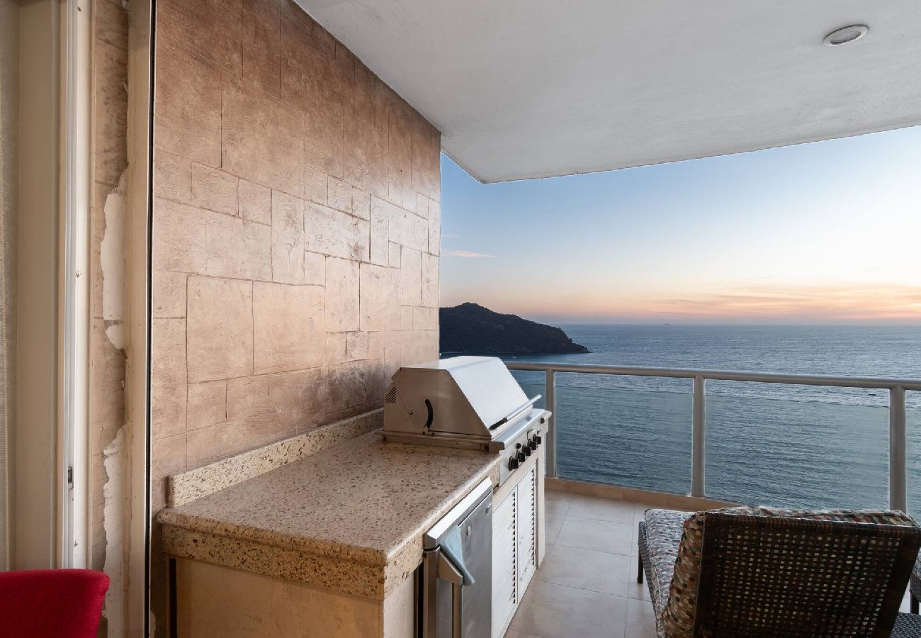 Departamento en Mazatlán - Hermosa Vista en Piso 23 a Pie de Playa 