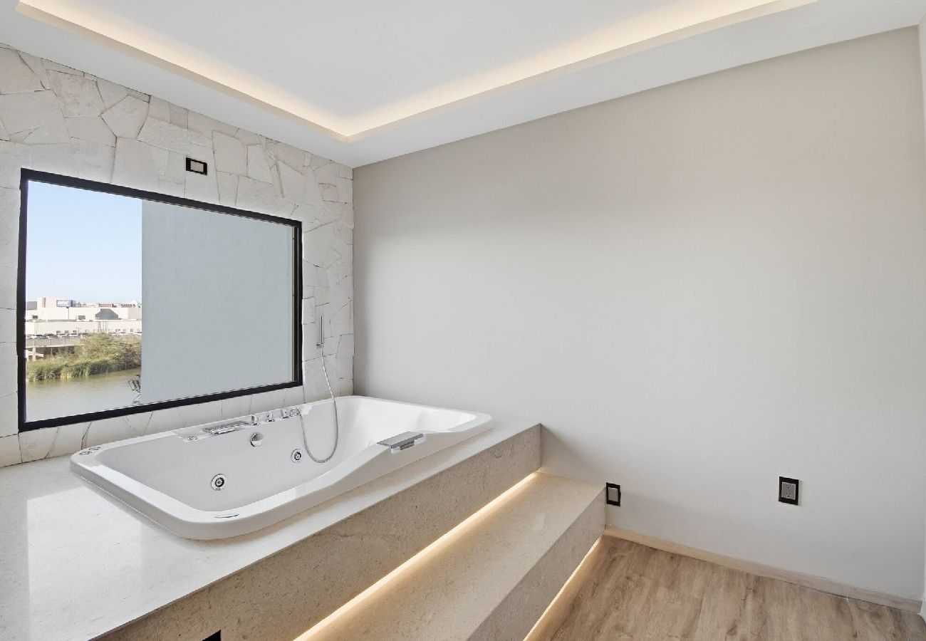 Departamento en Mazatlán - Malecon | New Lux Tower | Double King bed | Views 