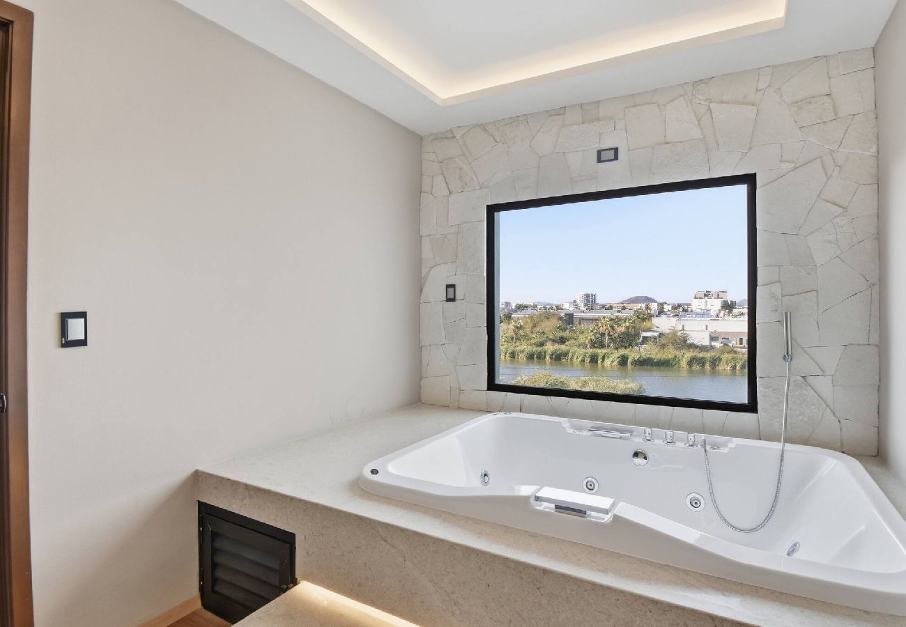 Departamento en Mazatlán - Malecon | New Lux Tower | Double King bed | Views 