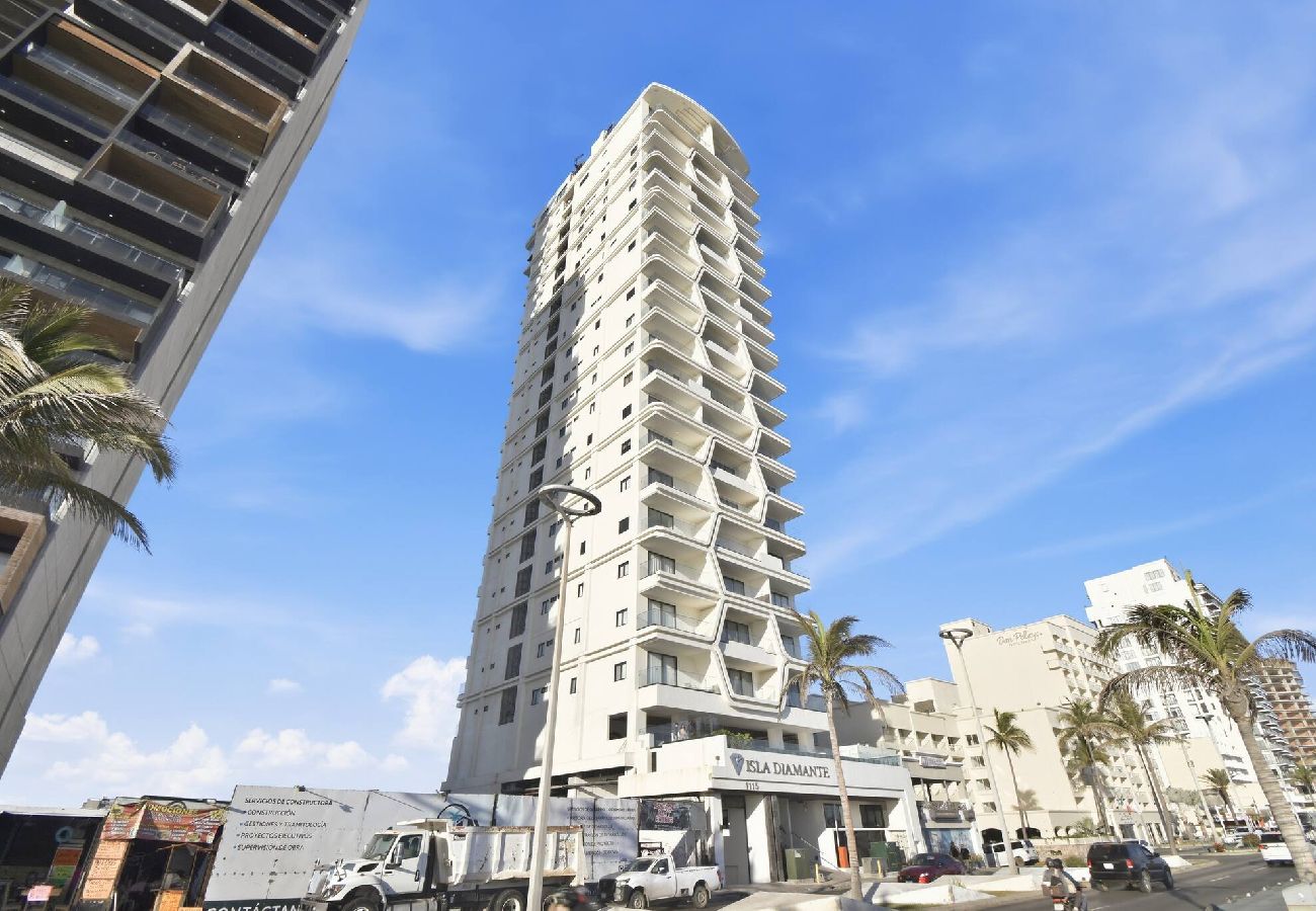 Departamento en Mazatlán - Malecon | New Lux Tower | Double King bed | Views 