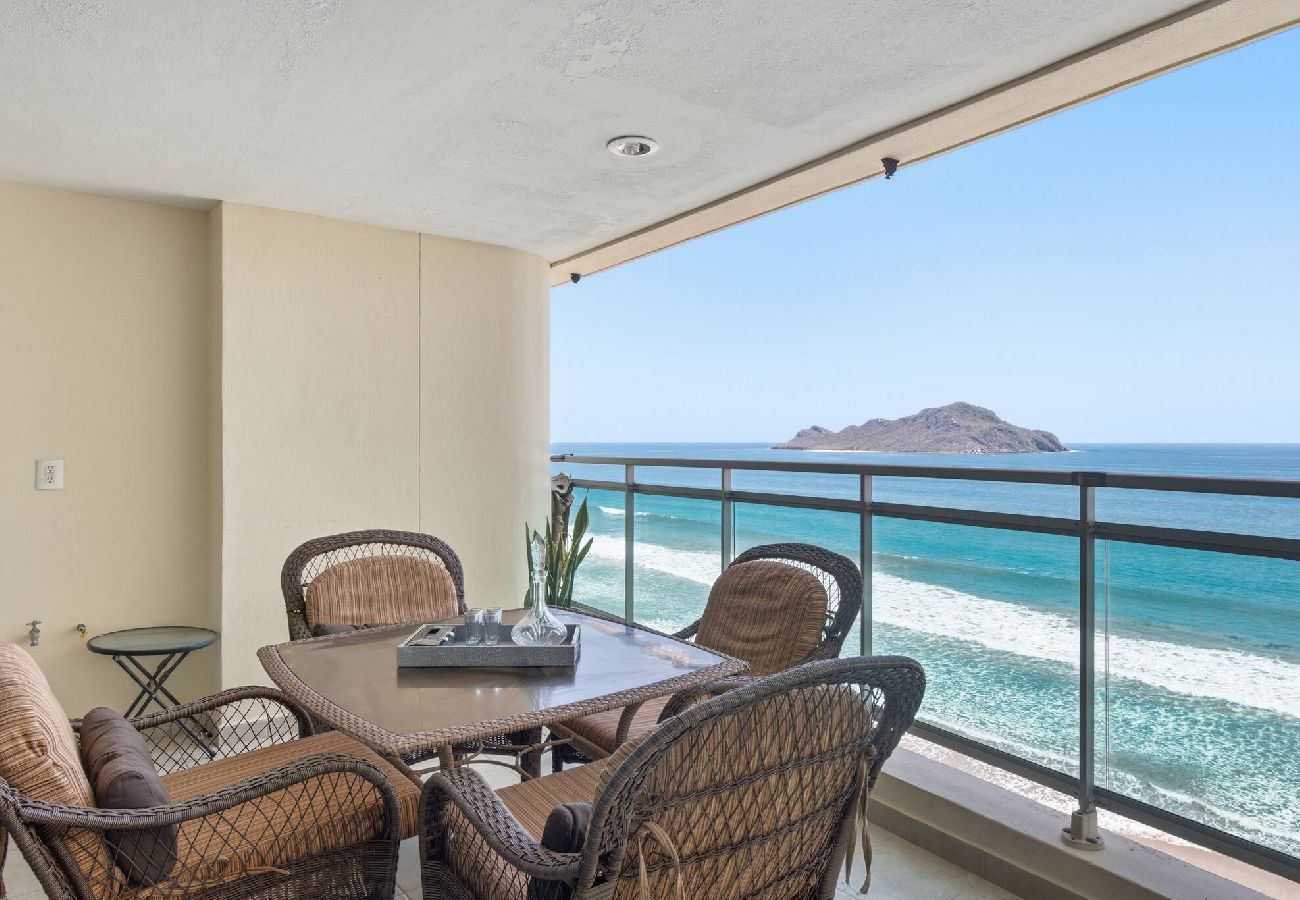 Departamento en Mazatlán - Gavias Golden | 3 Bedrooms, Beach, Pool & Gym 
