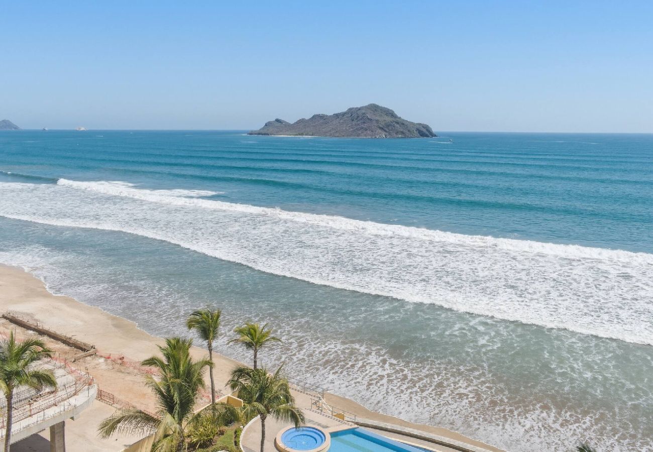 Departamento en Mazatlán - Gavias Golden | 3 Bedrooms, Beach, Pool & Gym 