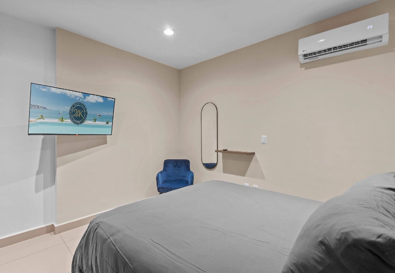 Departamento en Mazatlán - Vista al mar | Malecón | Cama King | Balcón Grande 