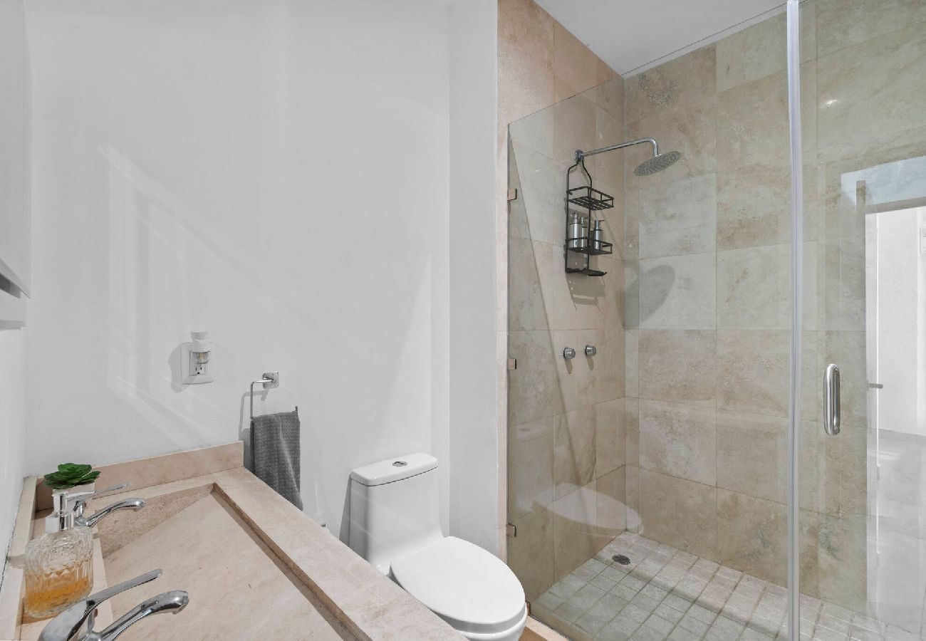 Departamento en Mazatlán - Vista al mar | Malecón | Cama King | Balcón Grande 