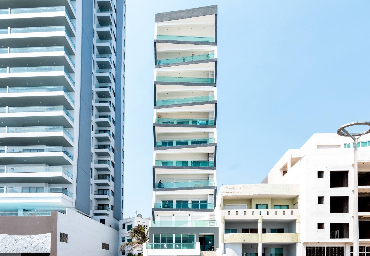 Departamento en Mazatlán - Vista al mar | Malecón | Cama King | Balcón Grande 