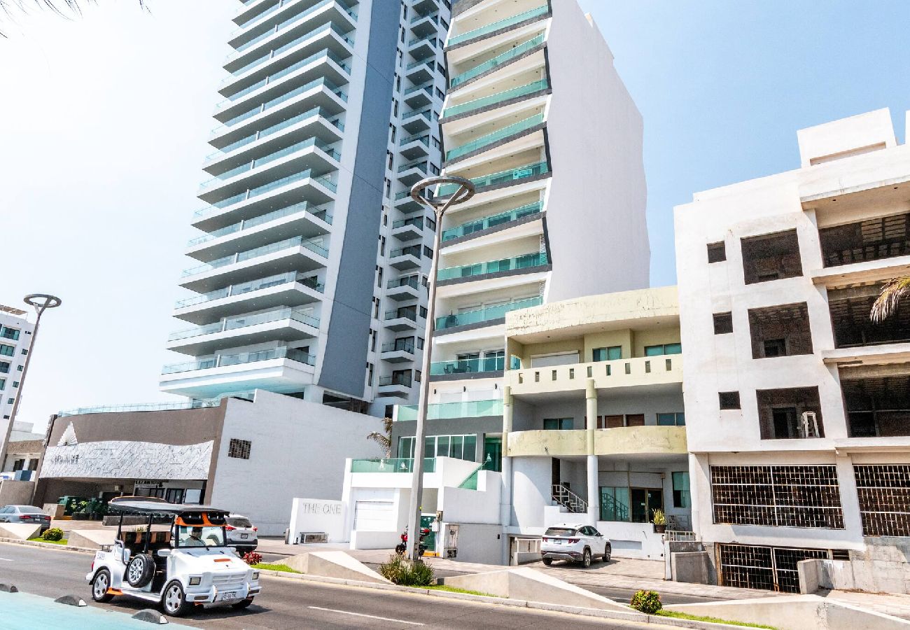 Departamento en Mazatlán - Vista al mar | Malecón | Cama King | Balcón Grande 