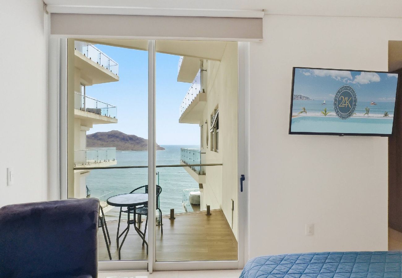 Departamento en Mazatlán - 9th Floor Camino al Mar | 3 King & Beach Access 